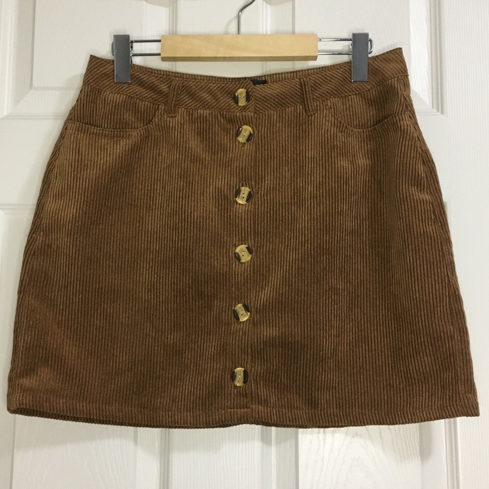 Urban Heritage medium corduroy full button front closure skirt